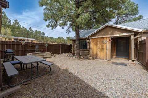 Enchanted Hideaway Cabins and Cottages Cabin in Ruidoso