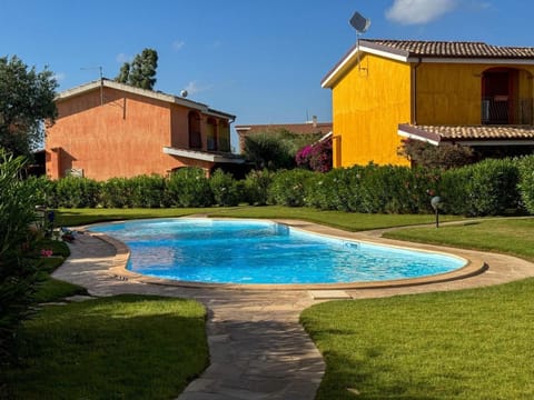 Property building, Garden, Garden view, Pool view, Swimming pool