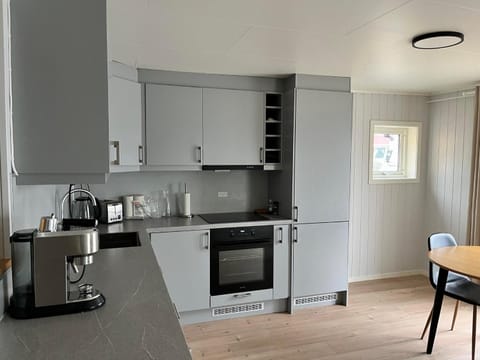 The Harbour House, dorm and twin, selfservice hostel Hostel in Lofoten