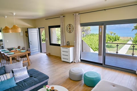 Living room, Dining area, Sea view