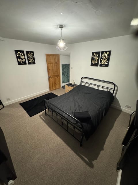 Double Flexy Room Located 2 Minutes From Gloucester Royal Hospital Vacation rental in Gloucester