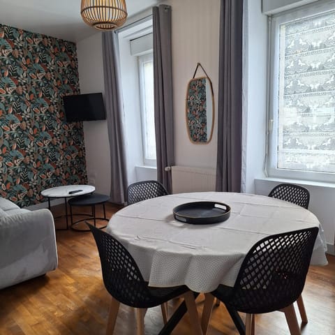 TV and multimedia, Living room, Dining area