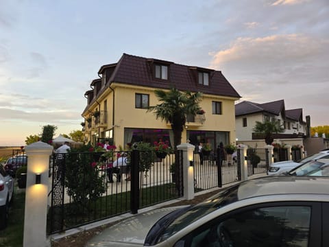 Balcony/Terrace, Parking