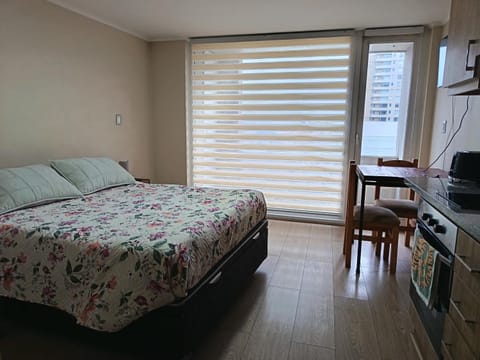 Bed, TV and multimedia, Bedroom