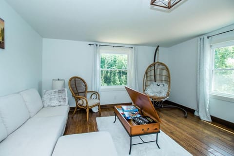 Black Bear Vista-3BR Fast Wi-Fi House in Shenandoah Valley