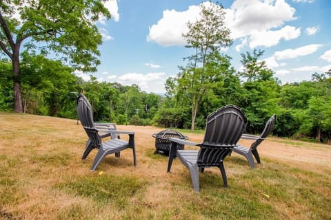 Black Bear Vista-3BR Fast Wi-Fi House in Shenandoah Valley