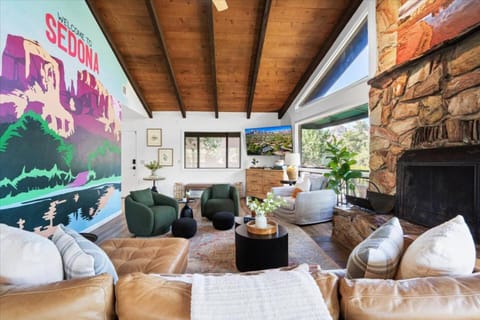 Cars Themed! Unique Design 4bd, GmRm! House in Sedona