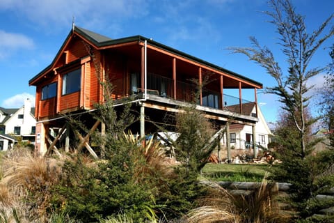Property building, Patio, Spring, Day, Garden, Garden view