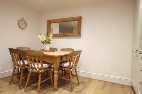 Peaceful Cotswolds Cottage - Stow-on-the-Wold, Owl Cottage House in West Oxfordshire District