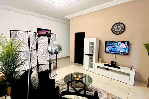 Communal lounge/ TV room, TV and multimedia, Living room, Seating area