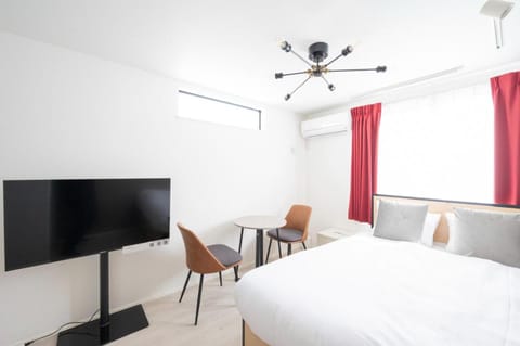 Bed, TV and multimedia, Living room, Photo of the whole room, Bedroom