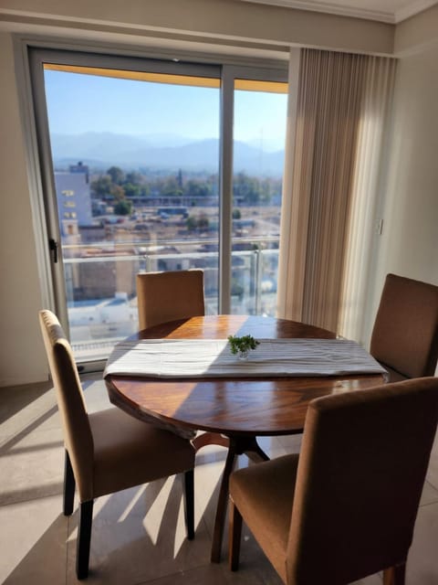 Dining area, City view, Mountain view