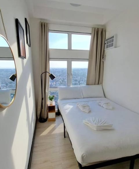 Bed, Bedroom, City view, towels