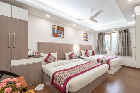 Bed, Photo of the whole room, Bedroom, air conditioner