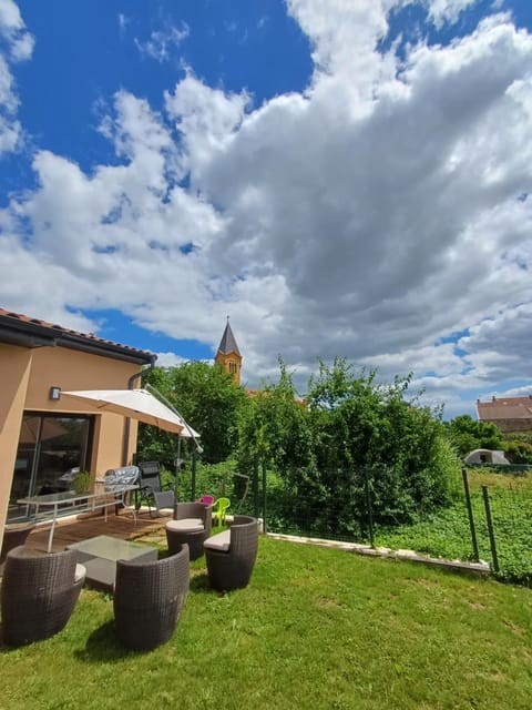 Au cœur des pierres dorées House in Auvergne-Rhône-Alpes
