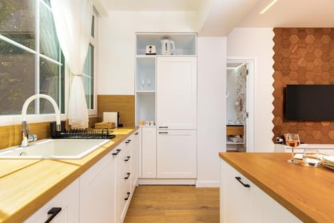 TV and multimedia, Kitchen or kitchenette, dishwasher