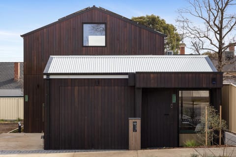 Property building, Facade/entrance, Day, Parking