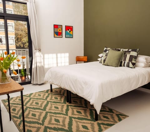 Balcony/Terrace, Photo of the whole room, Decorative detail, Bedroom