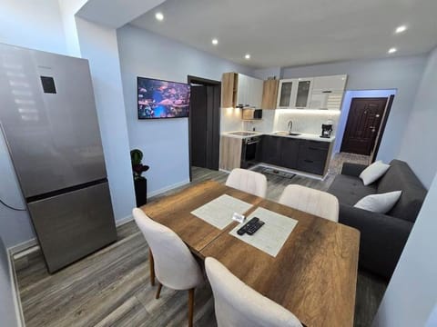 TV and multimedia, Kitchen or kitchenette, Living room, Dining area