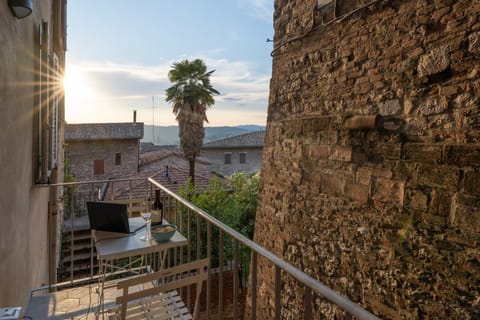 Patio, Day, Natural landscape, View (from property/room), Balcony/Terrace, Seating area, Mountain view, internet