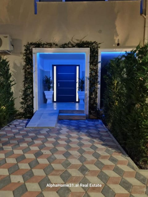 Facade/entrance, Night