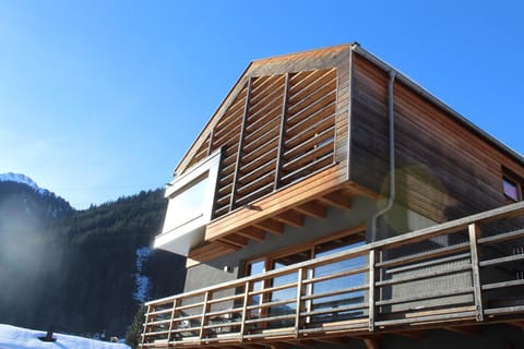 Property building, Day
