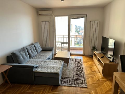 Communal lounge/ TV room, TV and multimedia, Living room