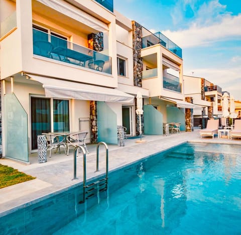 Property building, Swimming pool