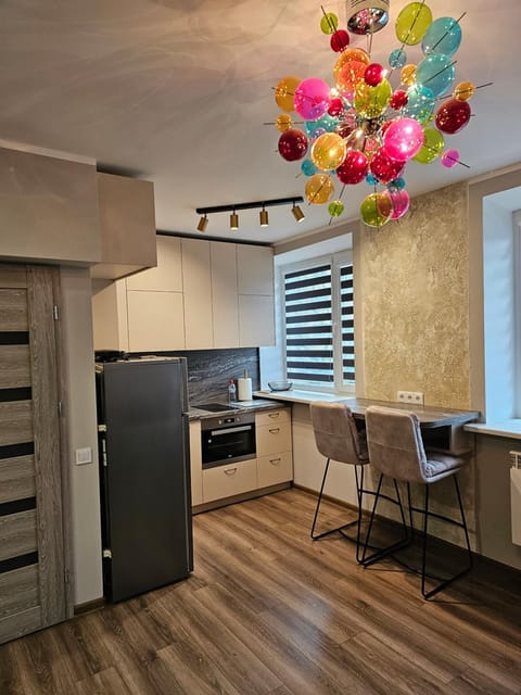 Kitchen or kitchenette, Dining area, oven, pet friendly, stove