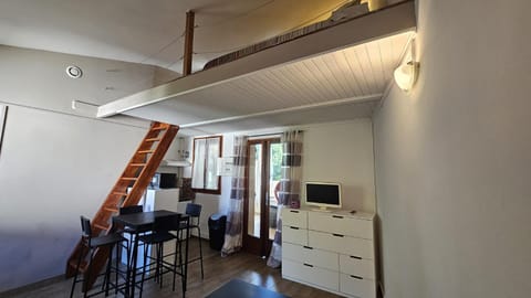 Studio 1G Apartment in Villeneuve-lès-Avignon