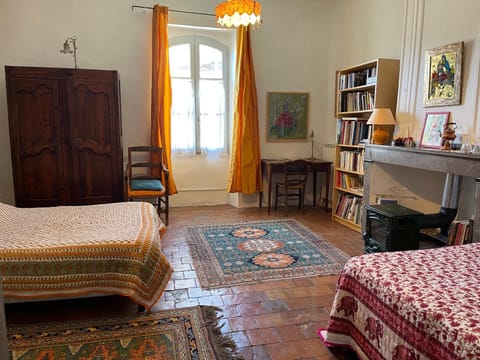 Property building, Bed, Library, Photo of the whole room, Seating area, Bedroom, wardrobe