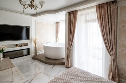 TV and multimedia, Photo of the whole room, Bedroom