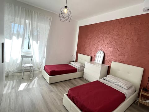 Bedroom, wardrobe, air conditioner