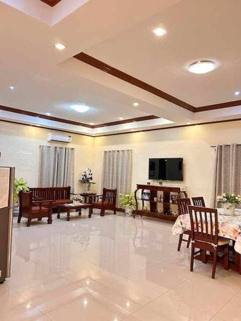 TV and multimedia, Living room, Dining area