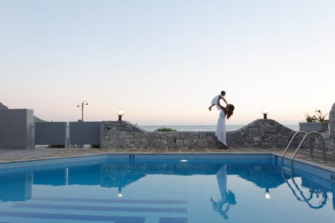 Day, Pool view, Swimming pool, young children