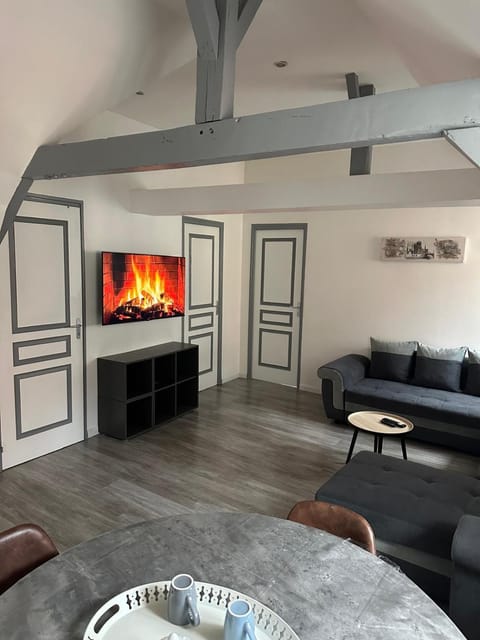 Communal lounge/ TV room, TV and multimedia, Living room