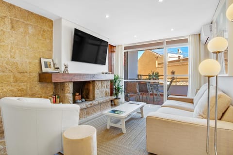 Communal lounge/ TV room, Living room
