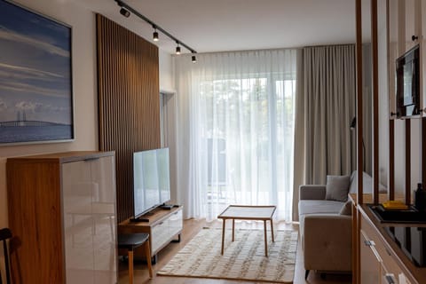 Communal lounge/ TV room, TV and multimedia, Living room, Seating area, Evening entertainment