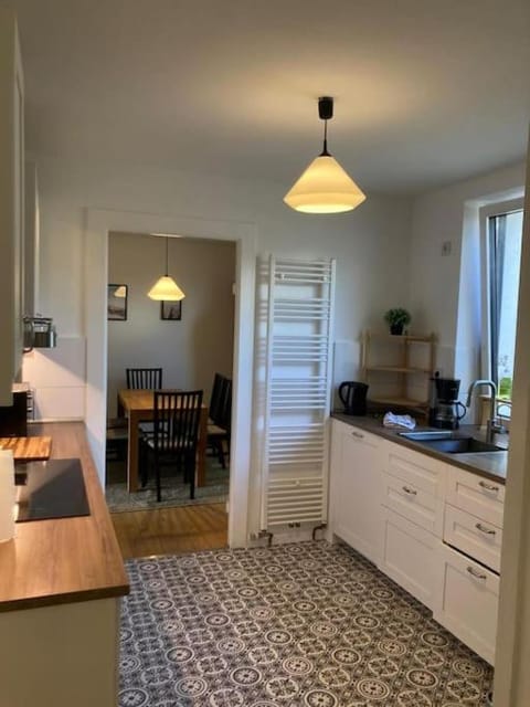 Kitchen or kitchenette, Dining area, stove