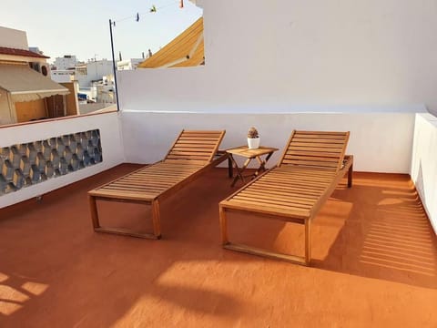 View (from property/room), Balcony/Terrace, sunbed