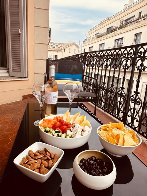 Balcony/Terrace, Food and drinks, Dinner, Certificate/Award