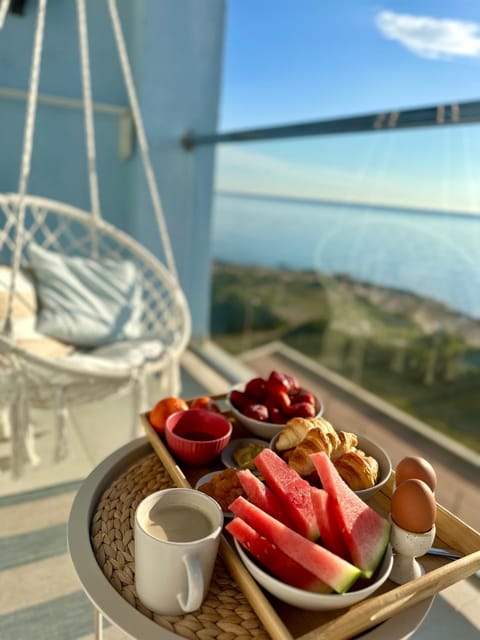 Natural landscape, Balcony/Terrace, Food and drinks, Food, Sea view