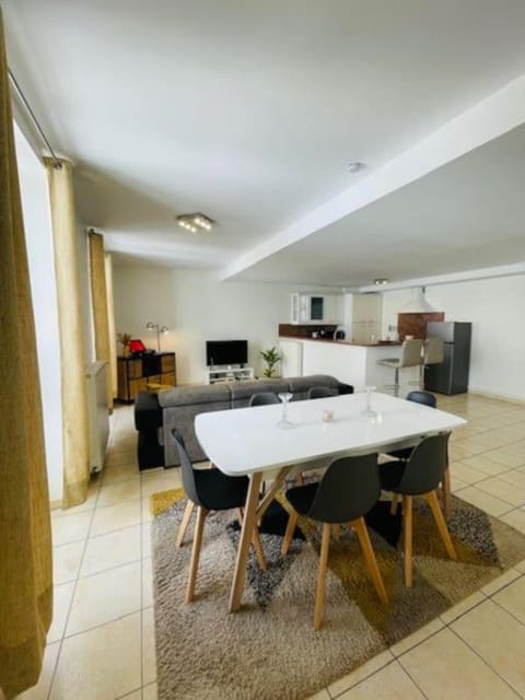 Le Duplex - Hyper Centre-Ville - 6 voyageurs Apartment in Le Mans