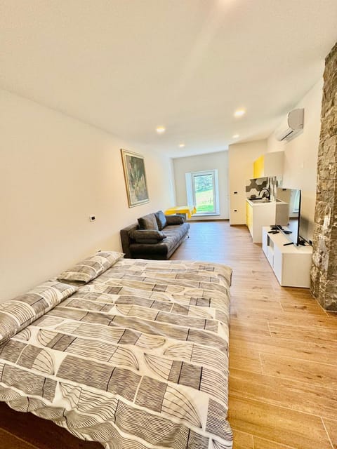 TV and multimedia, Living room, Bedroom