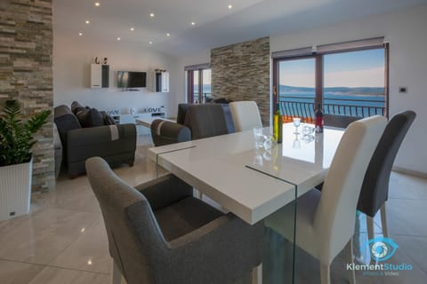 TV and multimedia, Dining area