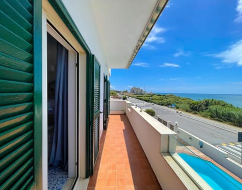 Property building, Balcony/Terrace, Balcony/Terrace, Sea view, Sea view