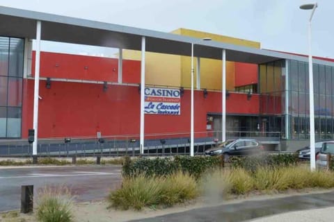 La Maison Bleue, Jardin & Mer 300m House in Dunkirk