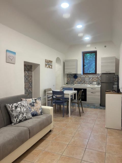 Kitchen or kitchenette, Seating area, Dining area