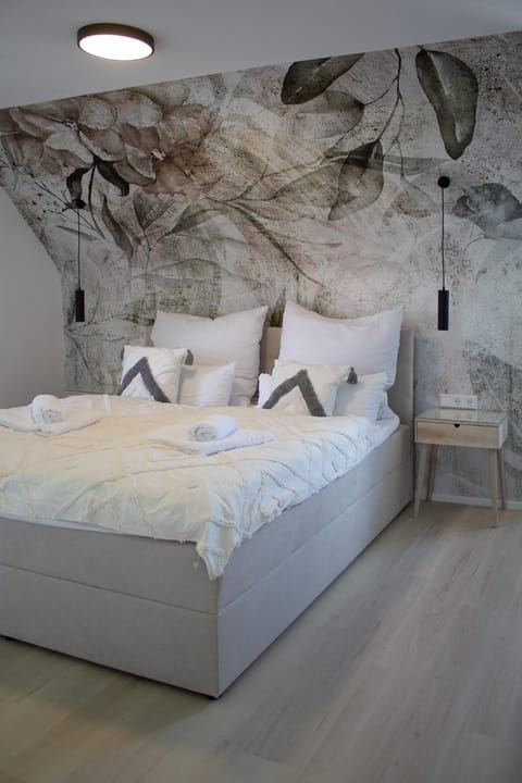 Bed, Bedroom