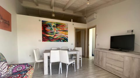 TV and multimedia, Living room, Dining area